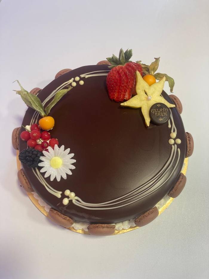 Gâteau rond chocolat – fruits (sans inscription)