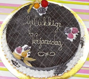 Gâteau rond chocolat – Gelukkige Verjaardag