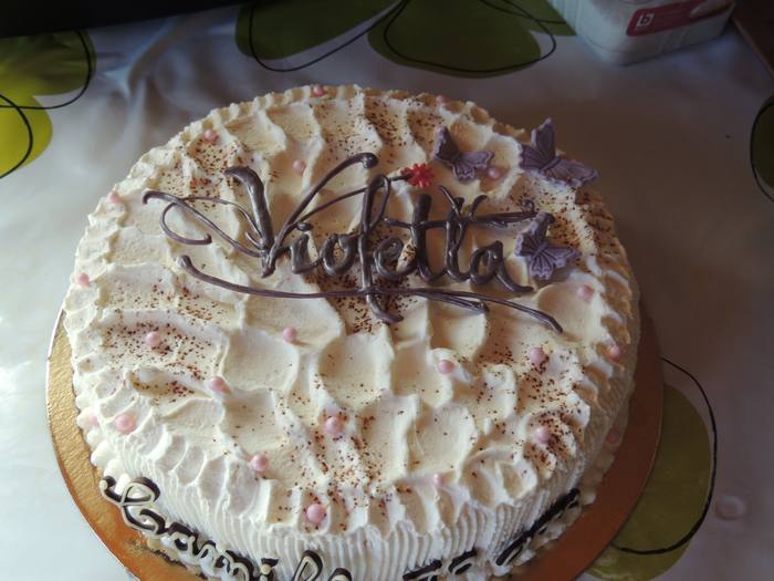 Gâteau rond meringué – Violetta