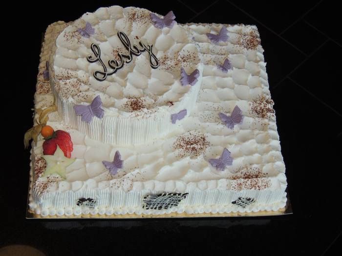 Gâteau papillons – Lesly (rectangle + étage rond)