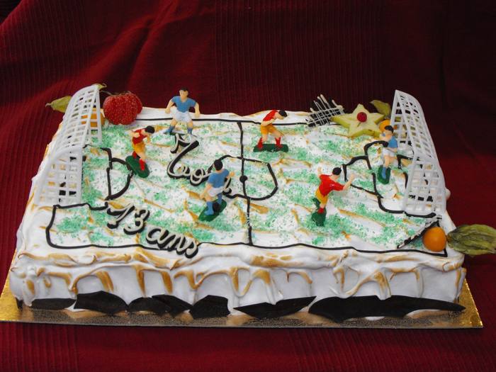 Gâteau terrain de football – Tom 13 ans