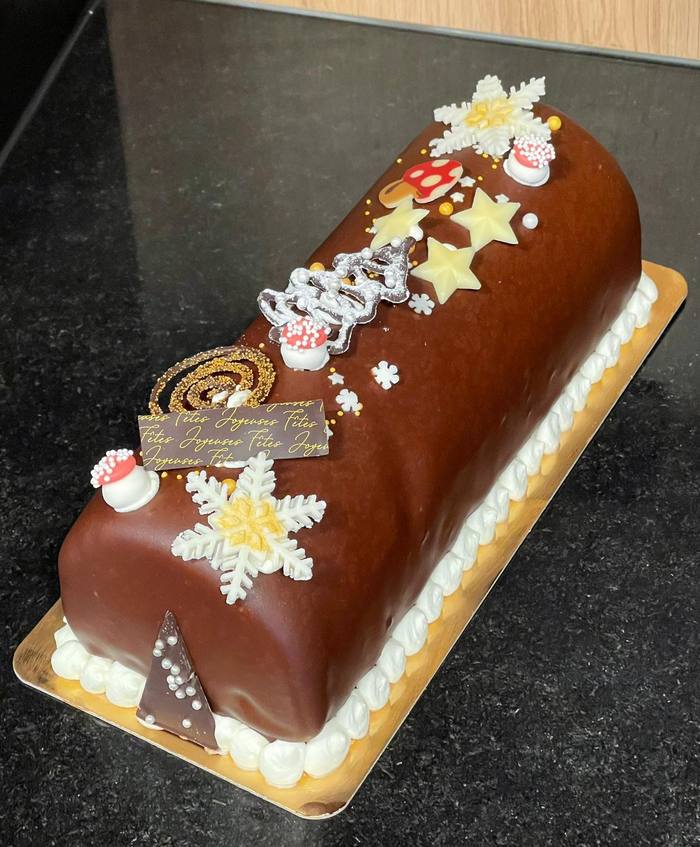 Bûche n°6 – Vanille spéculoos (miroir de chocolat)