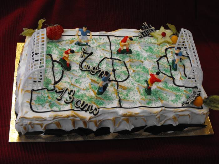 Gâteau terrain de football – Tom 13 ans